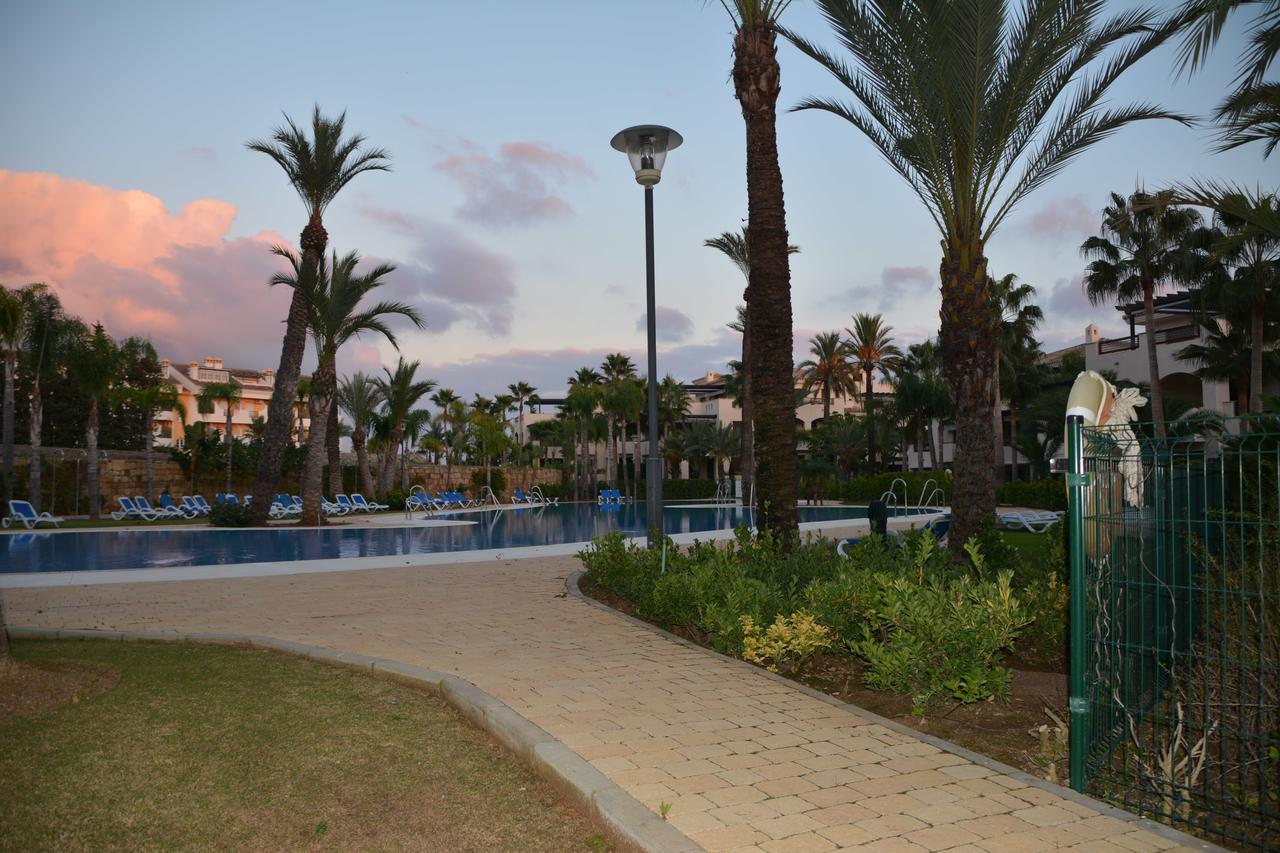 Apartment Medina De Banus มาร์เบยา ภายนอก รูปภาพ